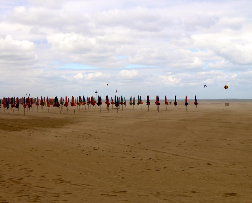 L'Ideal 112 - 85M2, 2 Chambres, Parking & Cabine De Plage Deauville Exterior photo